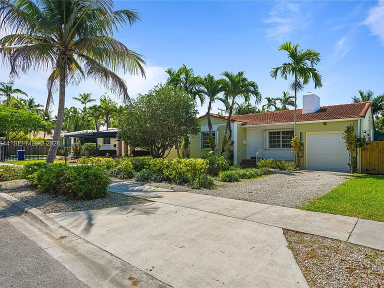 2460 SW 24th St — Photo 5