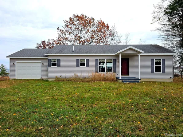 7160 Lighthouse Rd, Port Hope, MI 48468