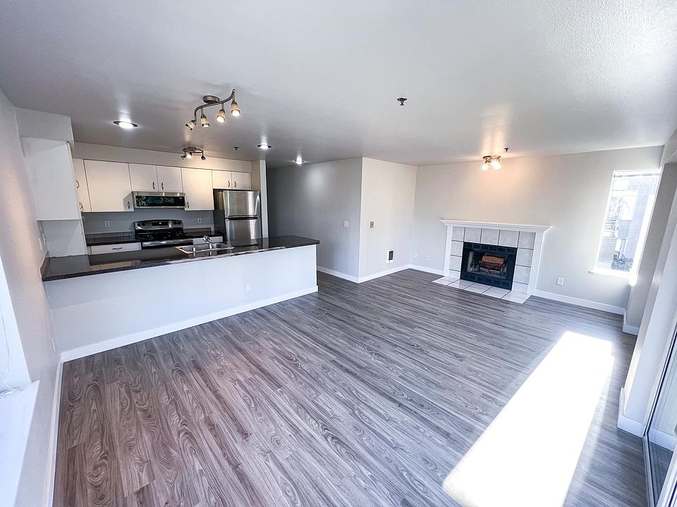 1st image of 607 E Harrison St APT 201