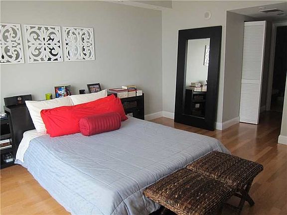 5th image of 1800 N Bayshore Dr APT 2312