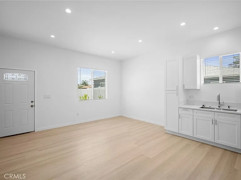7247 Cleon Ave — Photo 6