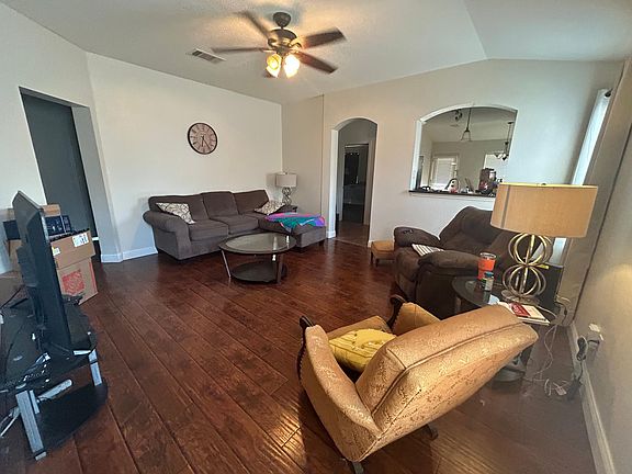 3rd image of 1005 Remington Dr