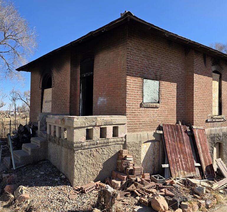 1st image of 220 Nelson Ave