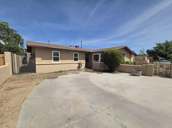 632 57th St NW, Albuquerque, NM 87105