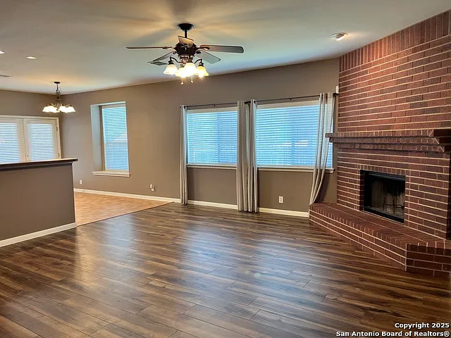 3 bed, 2.0 bath, 1638 sqft, $1,850 — Photo 4