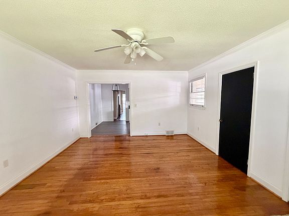 4th image of 2722 Wilmot Ave #A