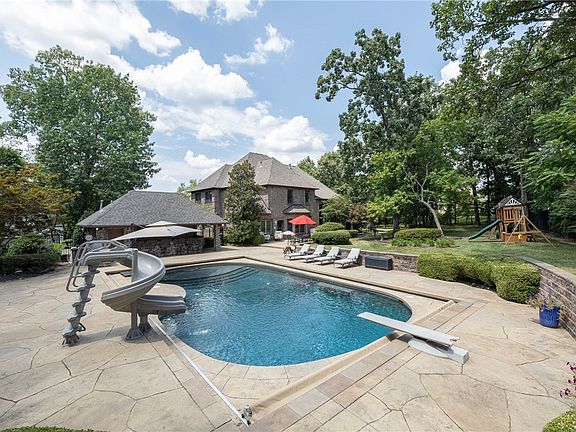 2nd image of 4438 Caddo Ln