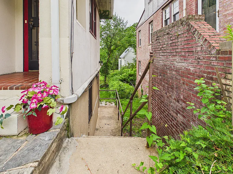 1409 Monroe St NE #2 — Photo 11
