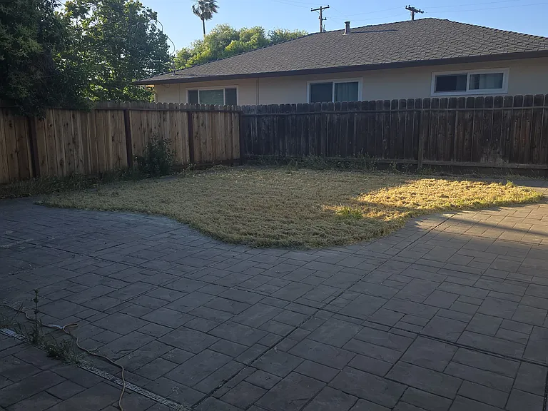 351 W Beverly Pl — Photo 11