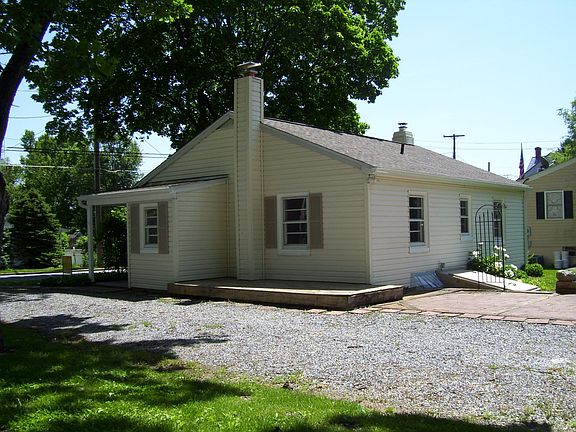 5th image of 65 Main St