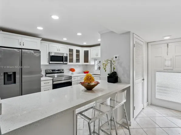 671 S Hollybrook Dr APT 102, Hollywood, FL 33025