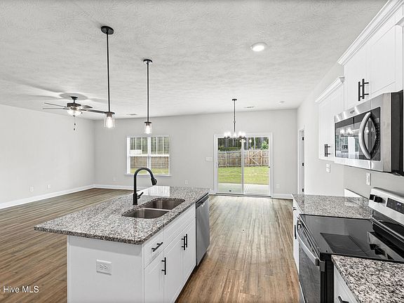 4th image of 132 Willow Oak Circle