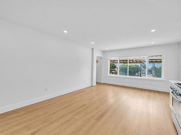 4th image of 425 E 57th Ave