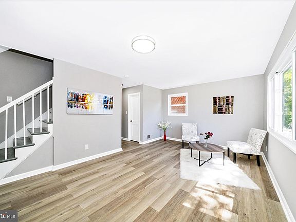 4th image of 2702 Kenton Pl