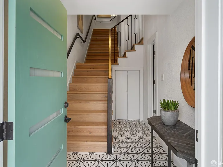 628 Los Palmos Dr — Photo 3
