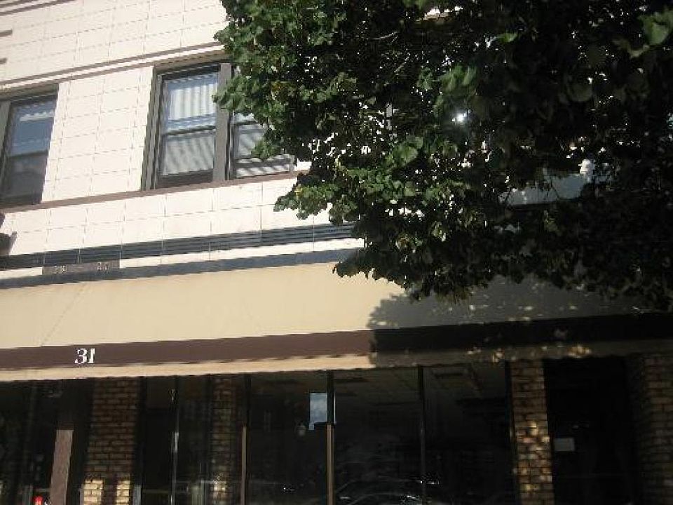 2nd image of 31 S La Grange Rd APT 3
