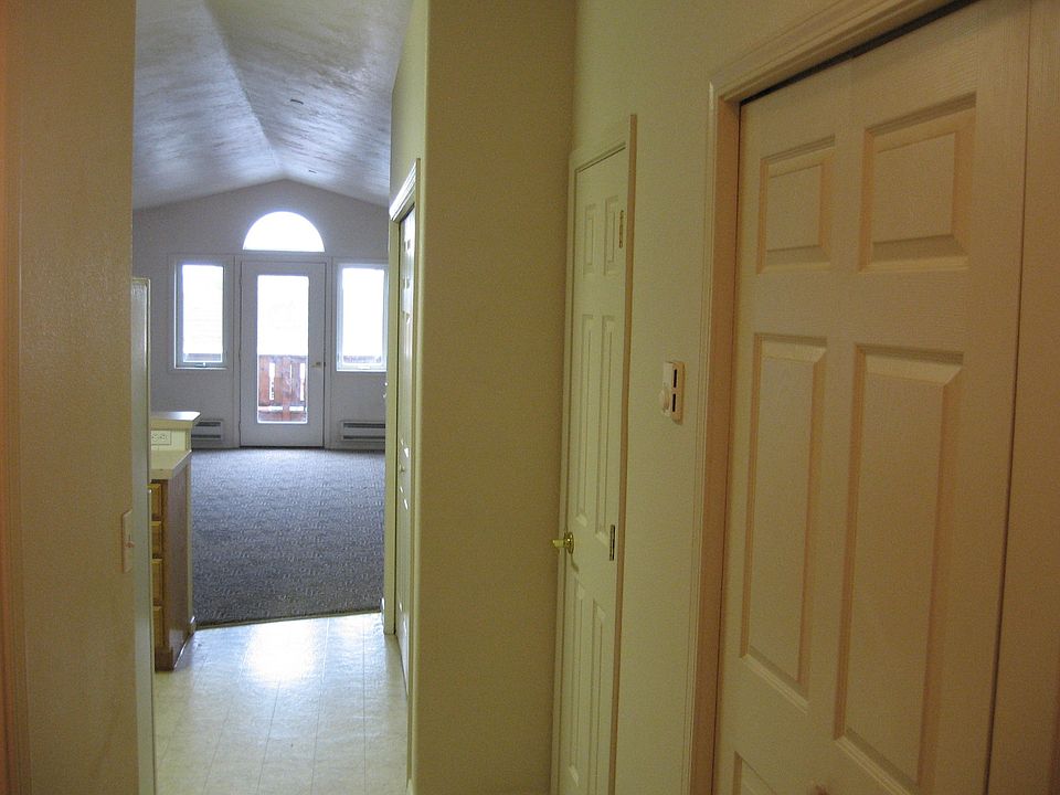 1st image of 70 E Little Ave