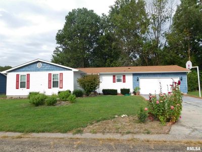 209 Country Club Est, Salem, IL, 62881