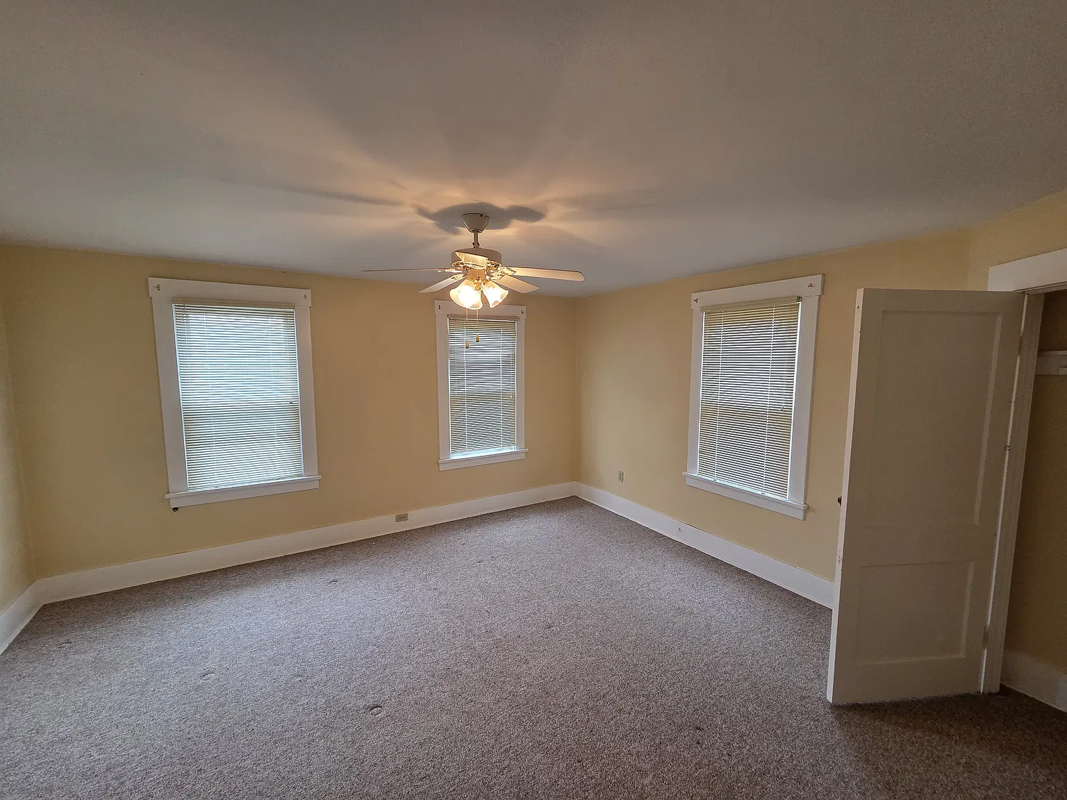 2 bed, 1024 sqft, $1,100 — Photo 4
