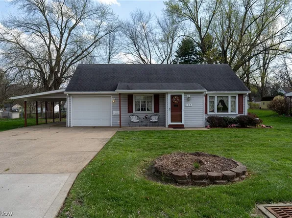 404 Heatherwood St SW, North Canton, OH 44720