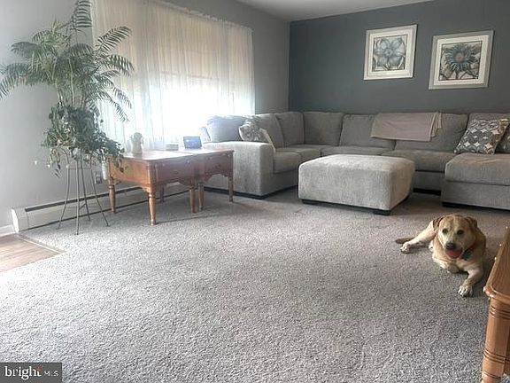 3rd image of 15 Robin Rd