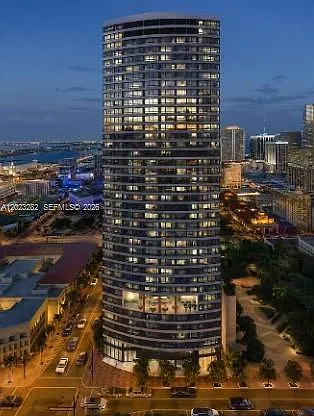 225 N Miami Ave #2108 — Photo 18