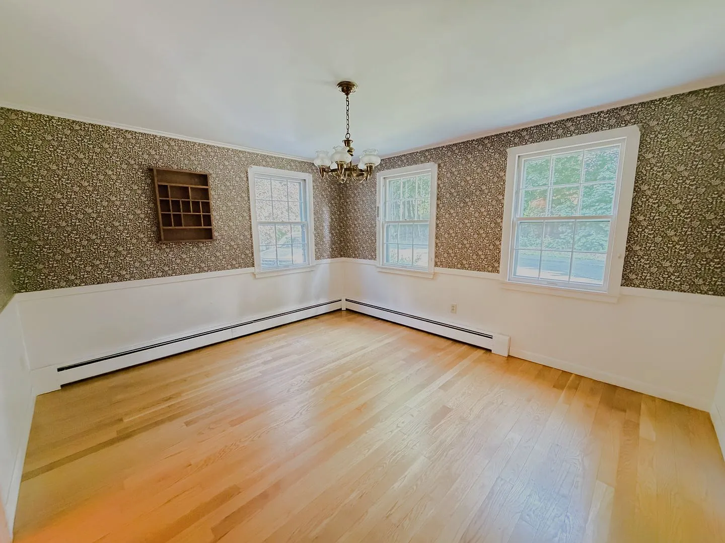 Beautiful 3-Bedroom Single-Family Home for Rent in Dalton, MA — Photo 3