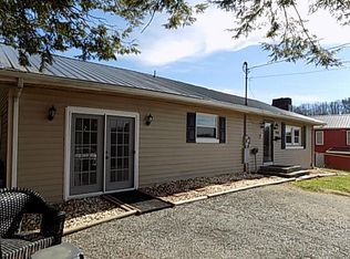 906 E 4th St, Richlands, VA 24641
