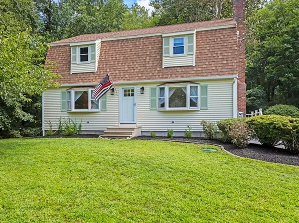 77 Briar Rd, Taunton, MA 02780