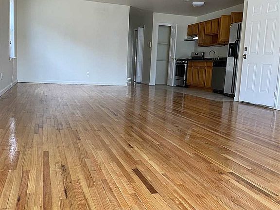 2nd image of 387 Forrest St APT 2