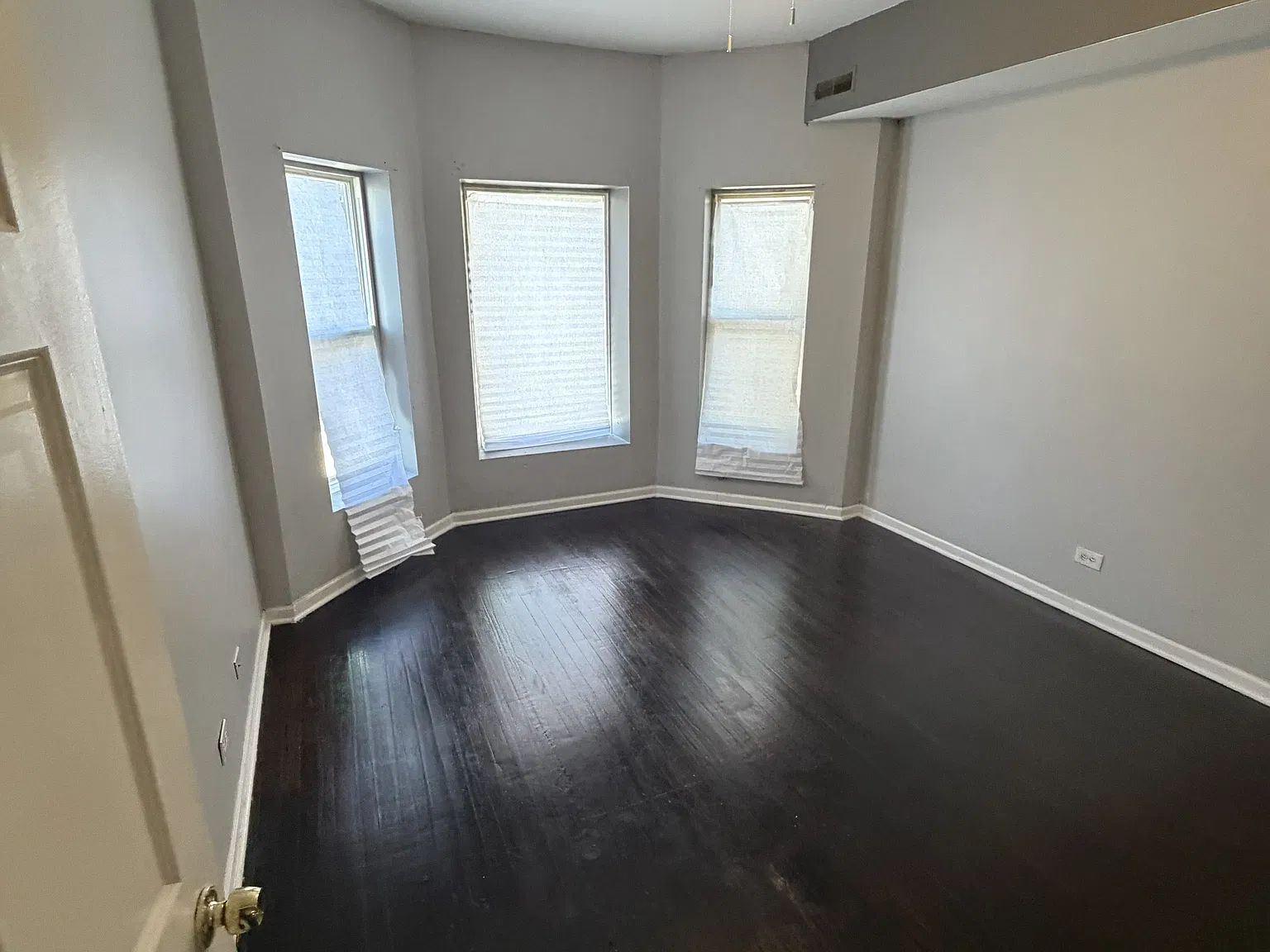 5201 S Calumet Ave — Photo 1