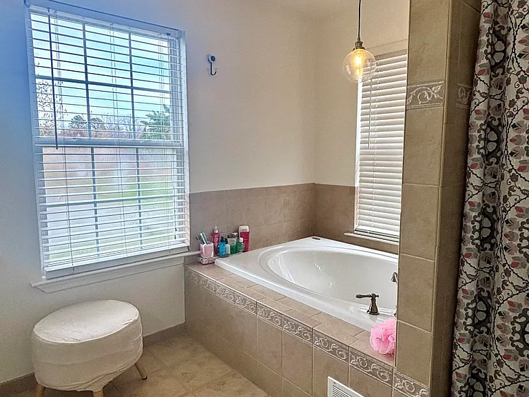 845 Woodbury Dr — Photo 18