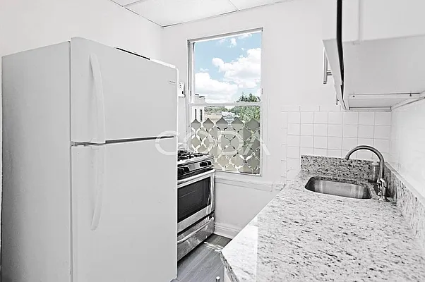 Rented by Coda Real Estate NYC | media 4