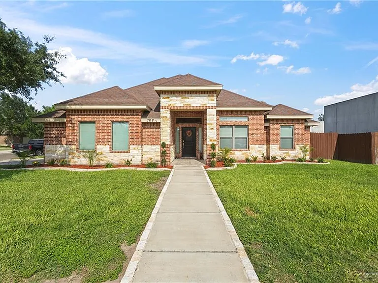 708 Dalobo Blvd — Photo 1