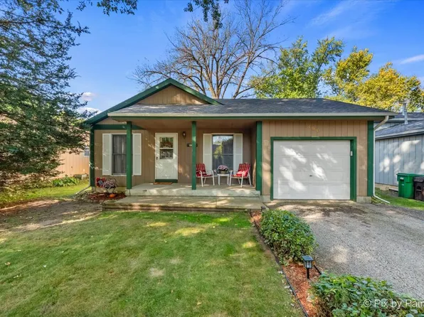 390 Elmwood Ave, Crystal Lake, IL 60014