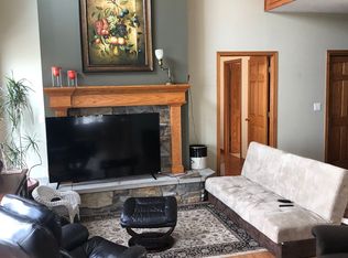 5213 Old Lake Rd, Geneva, OH 44041