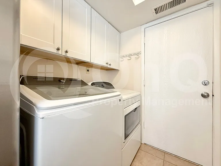 10402 N 10th St #3 — Photo 17