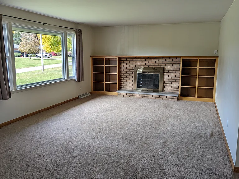 355 Avalon Dr — Photo 11