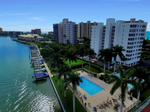 11118 Gulf Shore Dr APT 401, Naples, FL 34108