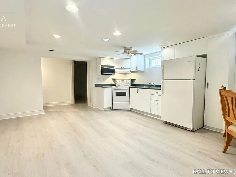 88 Southampton Dr #2 — Photo 1