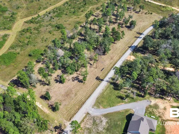 5 Foxtrap Rd, Axis, AL 36505