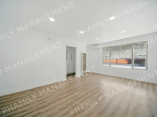 475 S Los Robles Ave APT 13, Pasadena, CA 91101