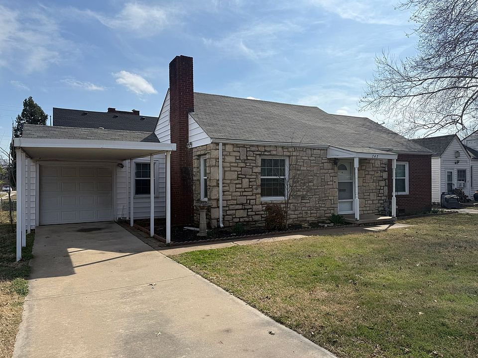 1st image of 747 N Knoxville Ave