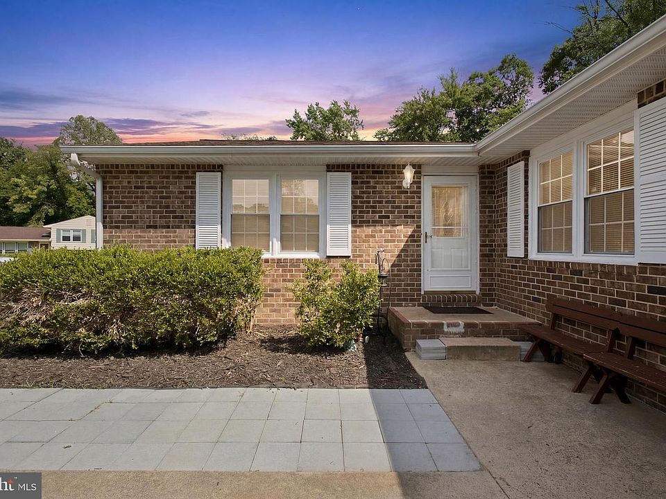 1st image of 5 Sumner Ct