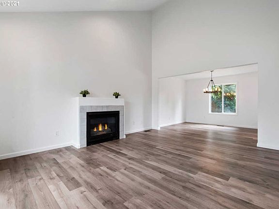 3rd image of 10906 NE 51st Ct