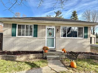 15428 Loveland St, Livonia, MI 48154