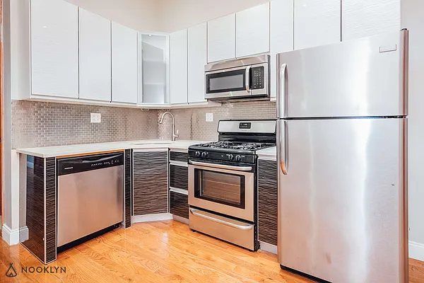 Rented by Nooklyn NYC LLC | media 27