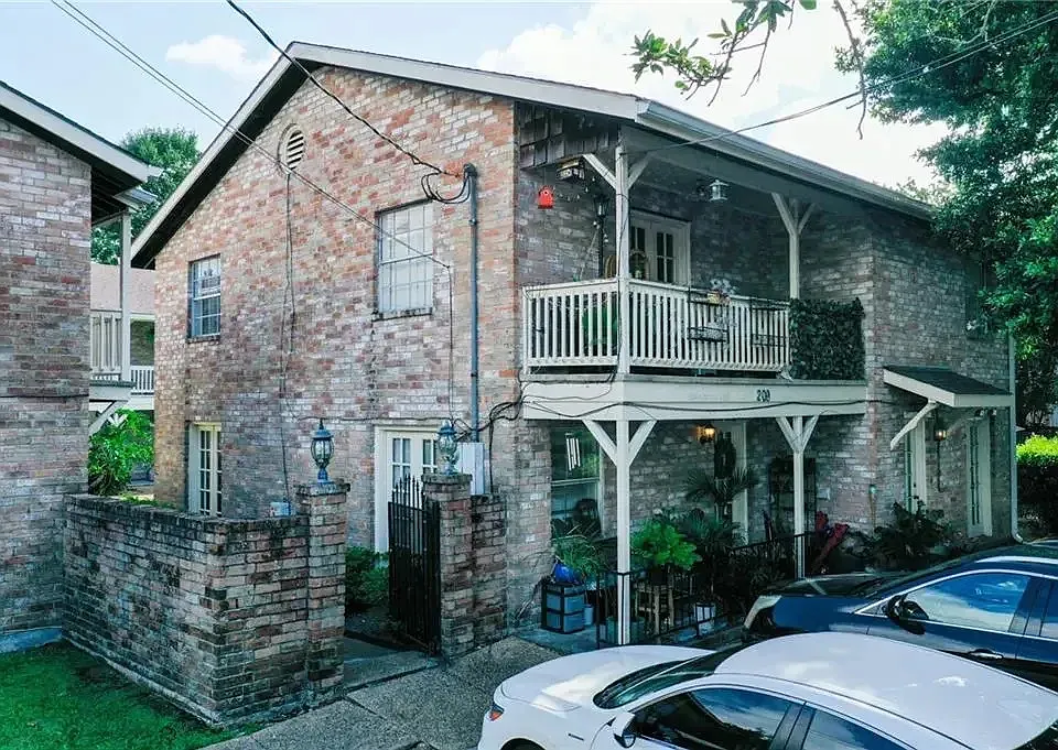 209 Pine St #9