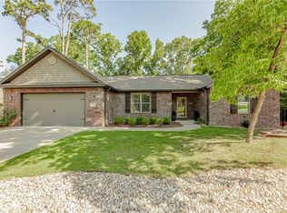 18 Hallock Dr, Bella Vista, AR 72714