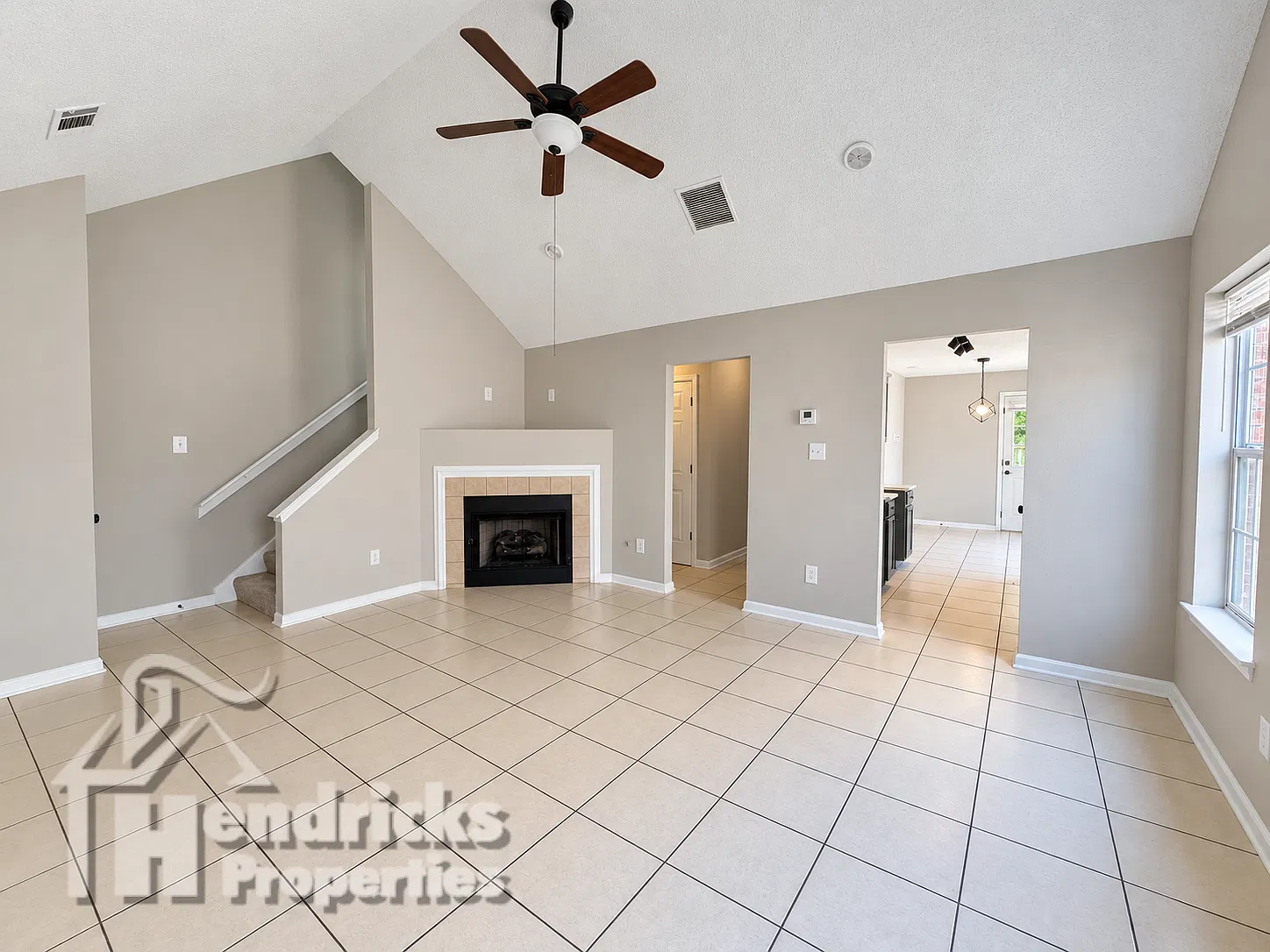 3 bed, 2.5 bath, 1366 sqft, $1,550 — Photo 4